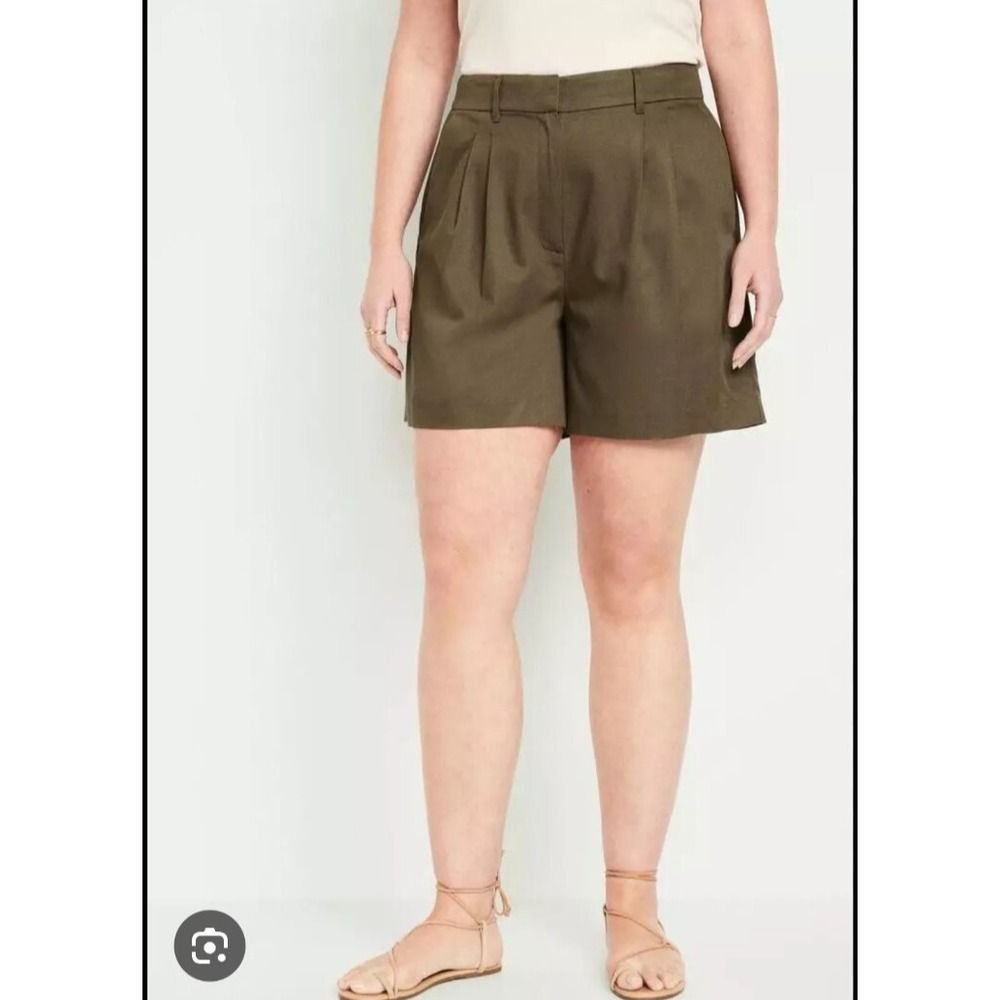 Old Navy Women's Sz L Olive Green Pleated Extra High Rise‎ 5" Inseam Shorts